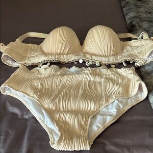 16/18 Modlily Elegant Cream two-piece Set